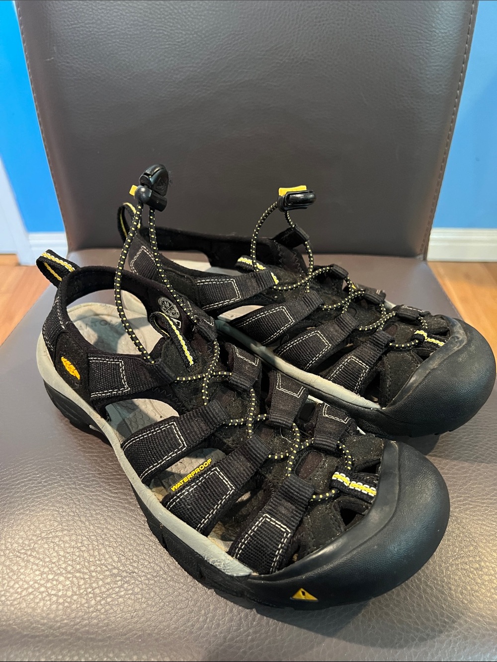 Men’s Keen Newport hiking sandal waterproof size 8.5